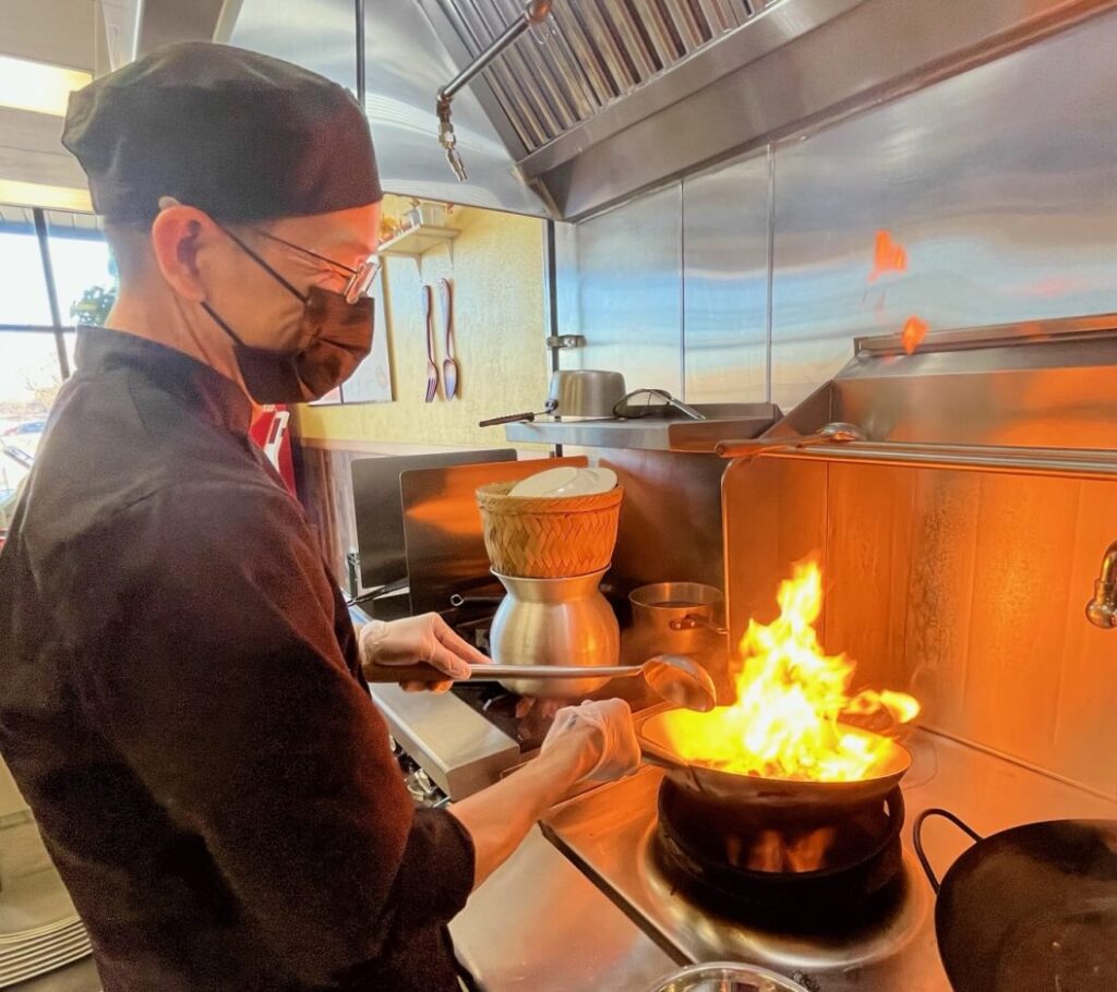 The Hidden Order Inside Thai Cooking Chaos